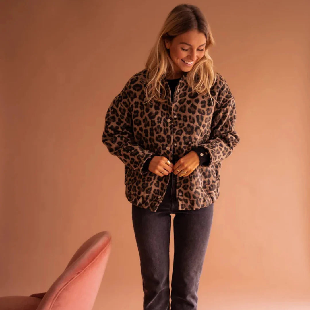 ANDREZA | MODEJAKKE MED LEOPARDPRINT
